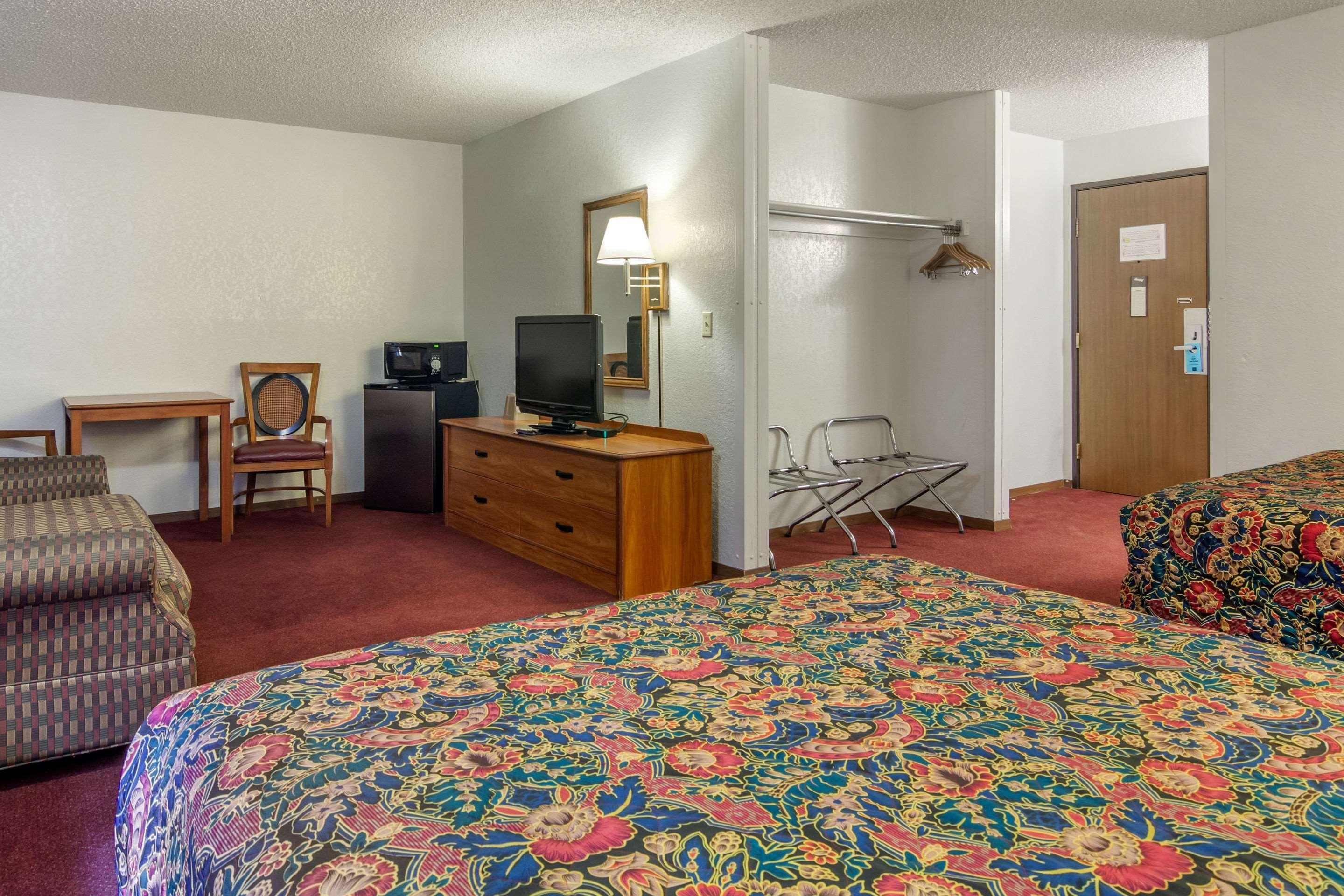 Motel 6 Brighton Co Denver Northeast Zewnętrze zdjęcie